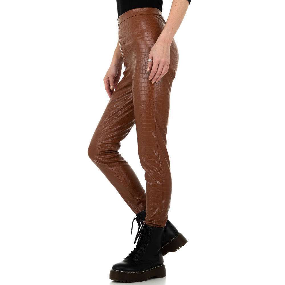 Pantaloni cu aspect piele pentru femei de la Daysie - maro - image 2