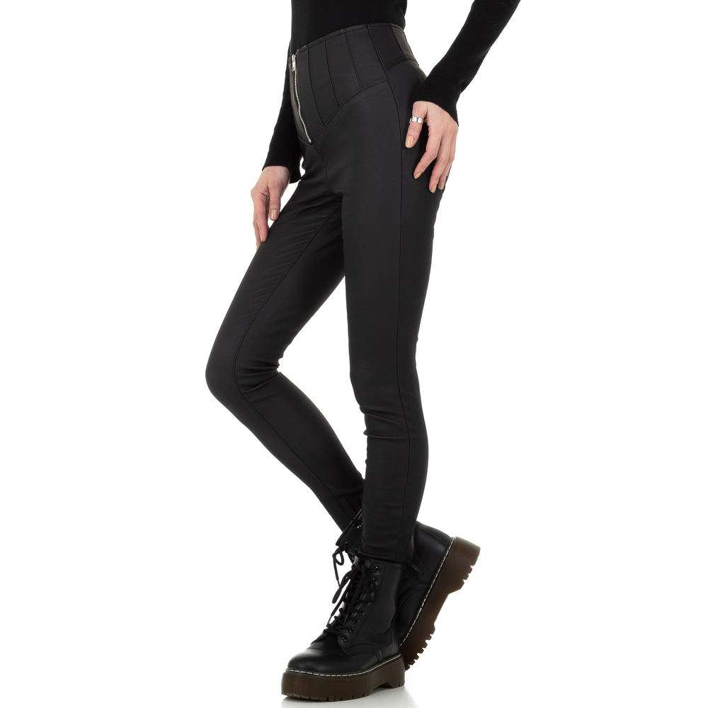 Pantaloni cu aspect piele pentru femei de la Daysie - negru - image 2