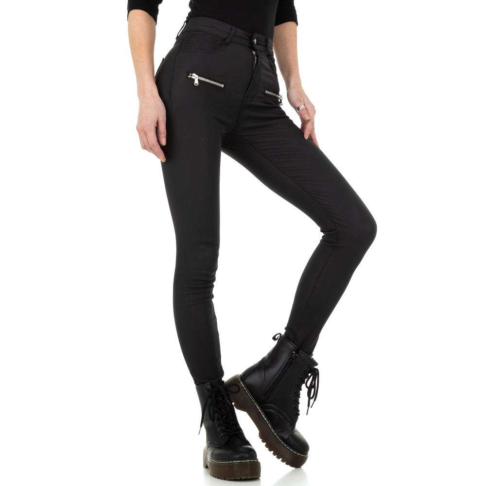 Pantaloni cu aspect piele pentru femei de la Daysie - negru - image 5