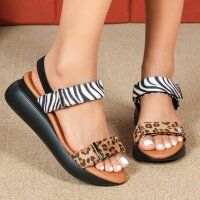 Damen Keilsandaletten - leopard